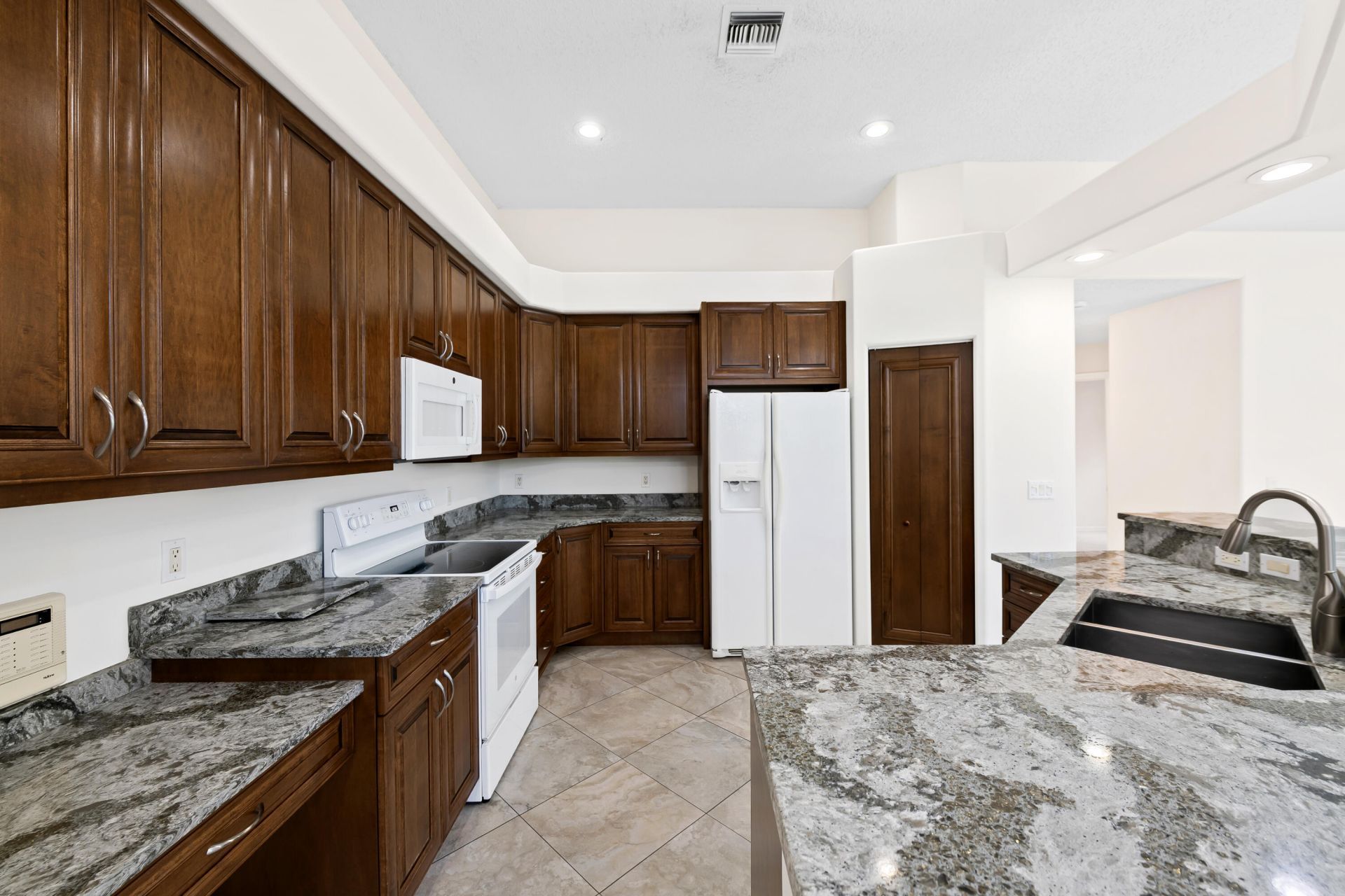 2730 Tecumseh Drive, West Palm Beach, FL 33409 Photo