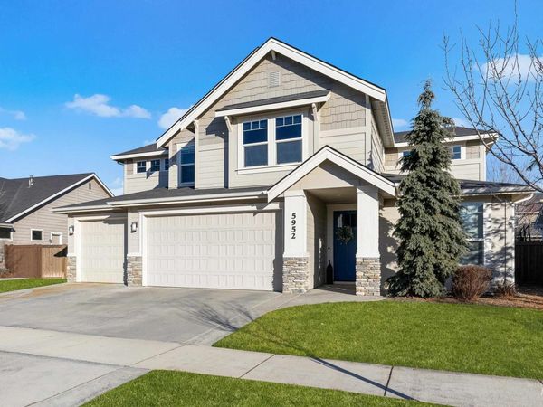 5952 N Bolsena Ave, Meridian, ID 83646