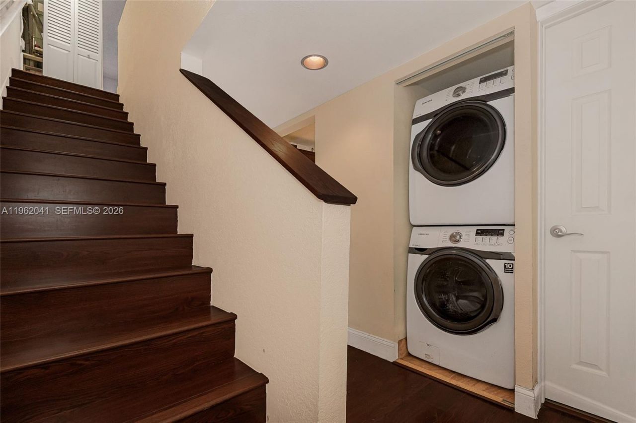 270 NW 107th Ave, Unit 208, Miami, FL 33172 Photo