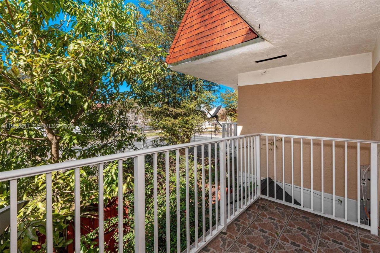 270 NW 107th Ave, Unit 208, Miami, FL 33172 Photo