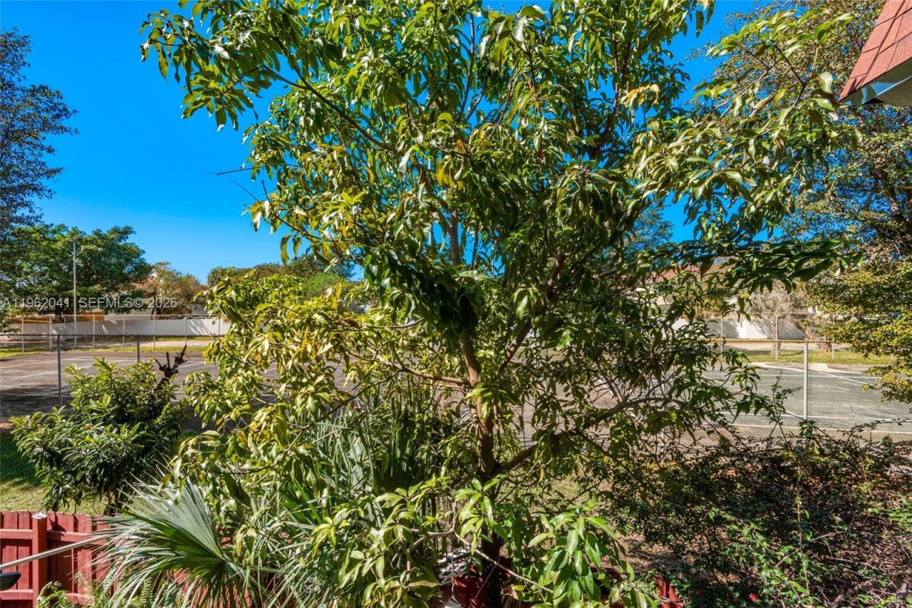 270 NW 107th Ave, Unit 208, Miami, FL 33172 Photo