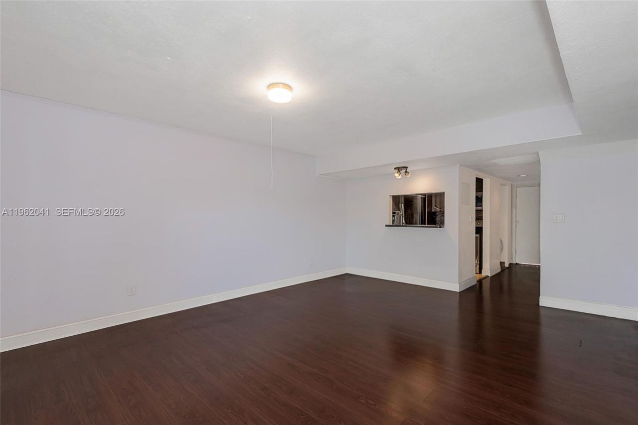 270 NW 107th Ave, Unit 208, Miami, FL 33172 Photo