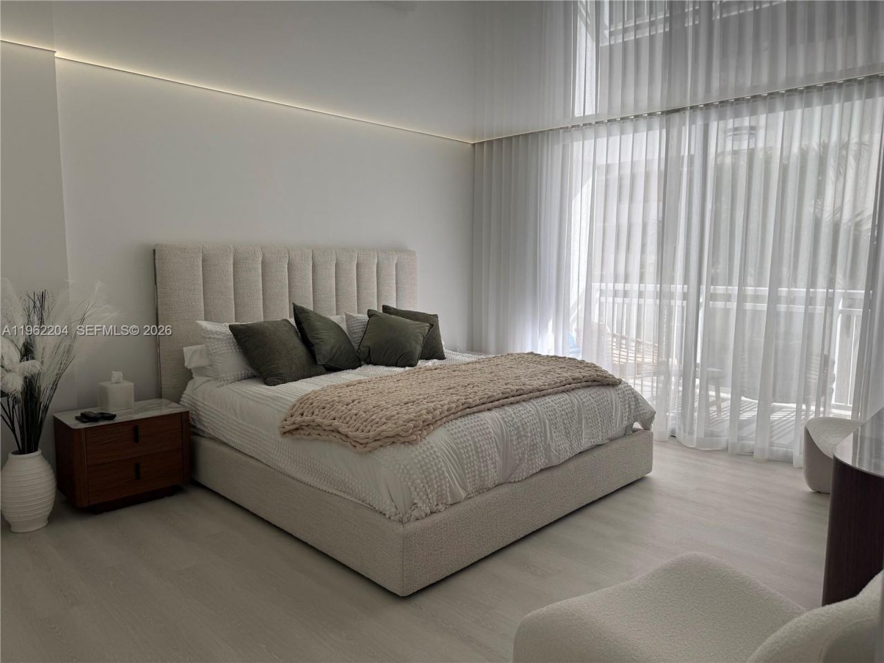 1849 S Ocean Dr , Unit 406, Hallandale Beach, FL 33009 Photo