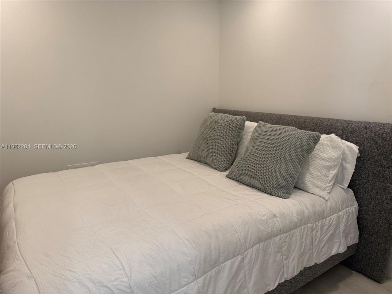 1849 S Ocean Dr , Unit 406, Hallandale Beach, FL 33009 Photo