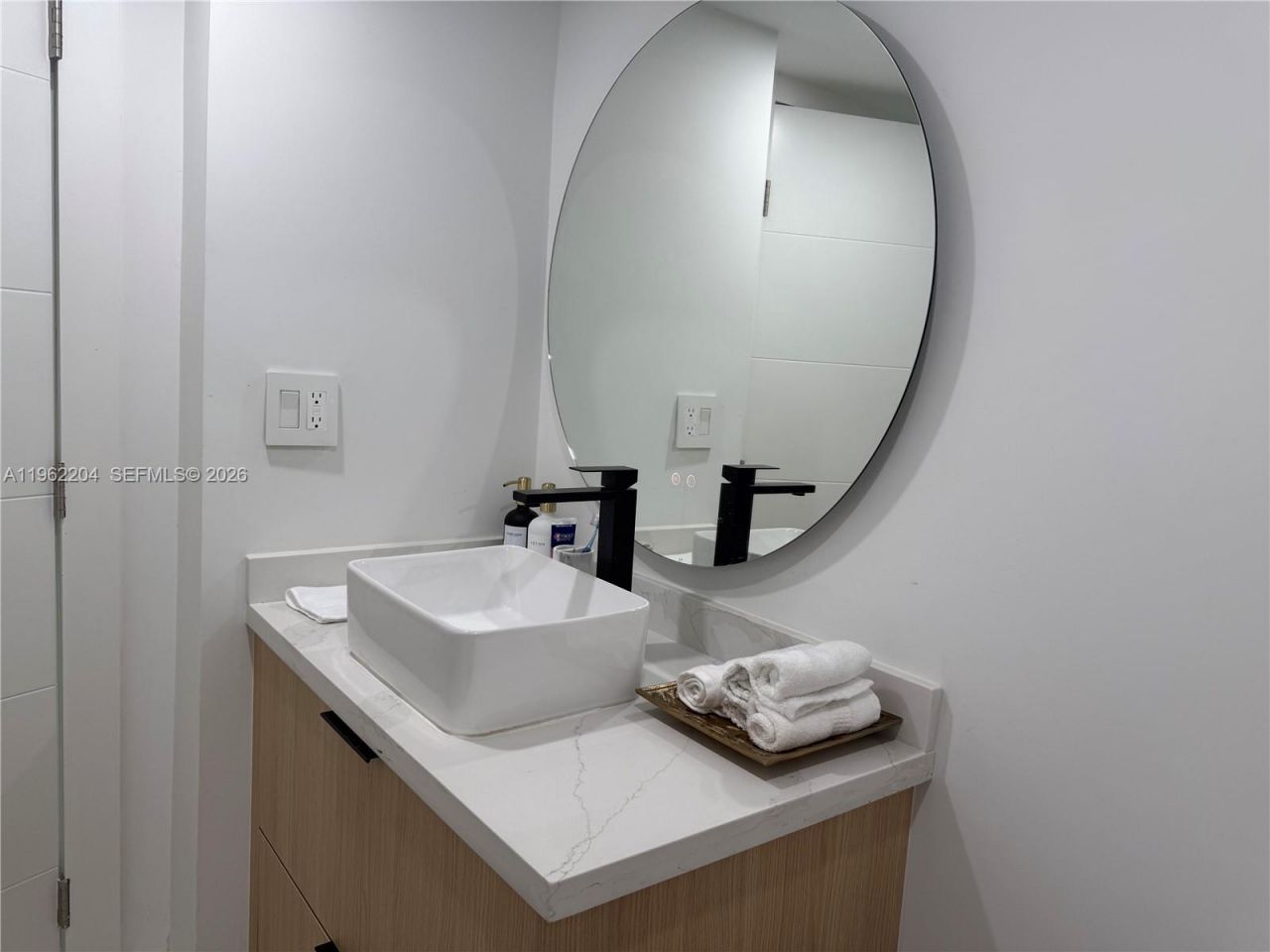 1849 S Ocean Dr , Unit 406, Hallandale Beach, FL 33009 Photo