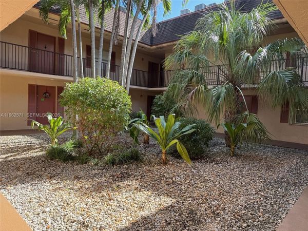 11289 SW 88th St, Unit 214L, Miami, FL 33176