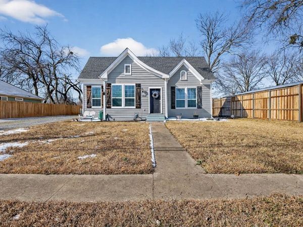 1709 Franklin Avenue, Bonham, TX 75418