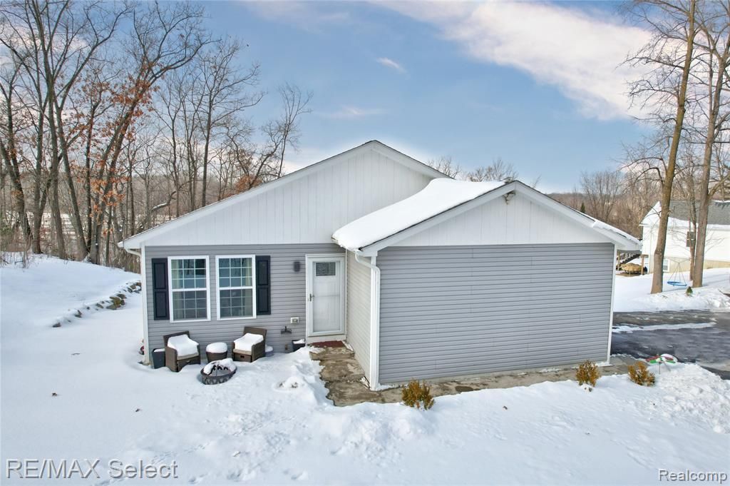 10311 Walnut Shores Drive, Tyrone Township, MI 48430 Main Photo