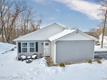 10311 Walnut Shores Drive, Tyrone Twp, MI 48430