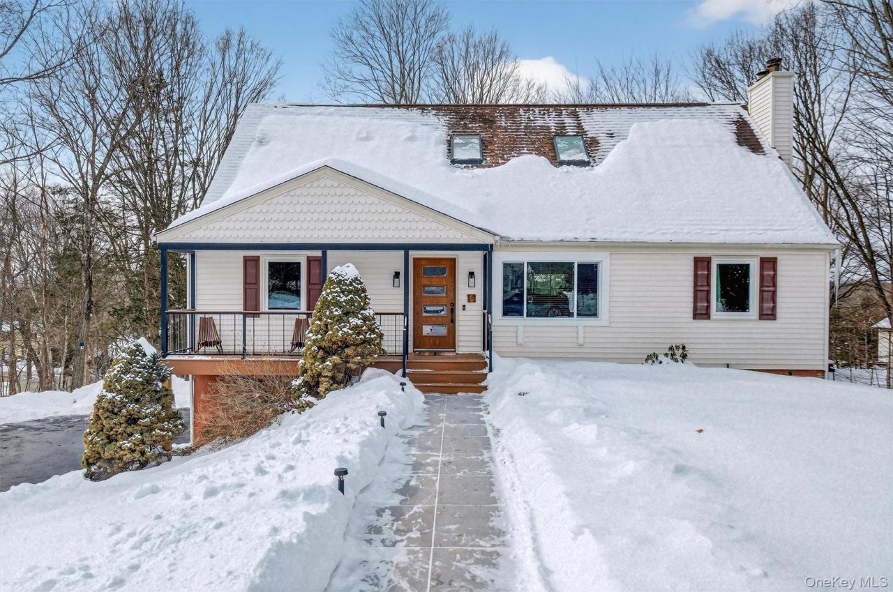 5 Larch Court, Poughkeepsie, NY 12603 Main Photo