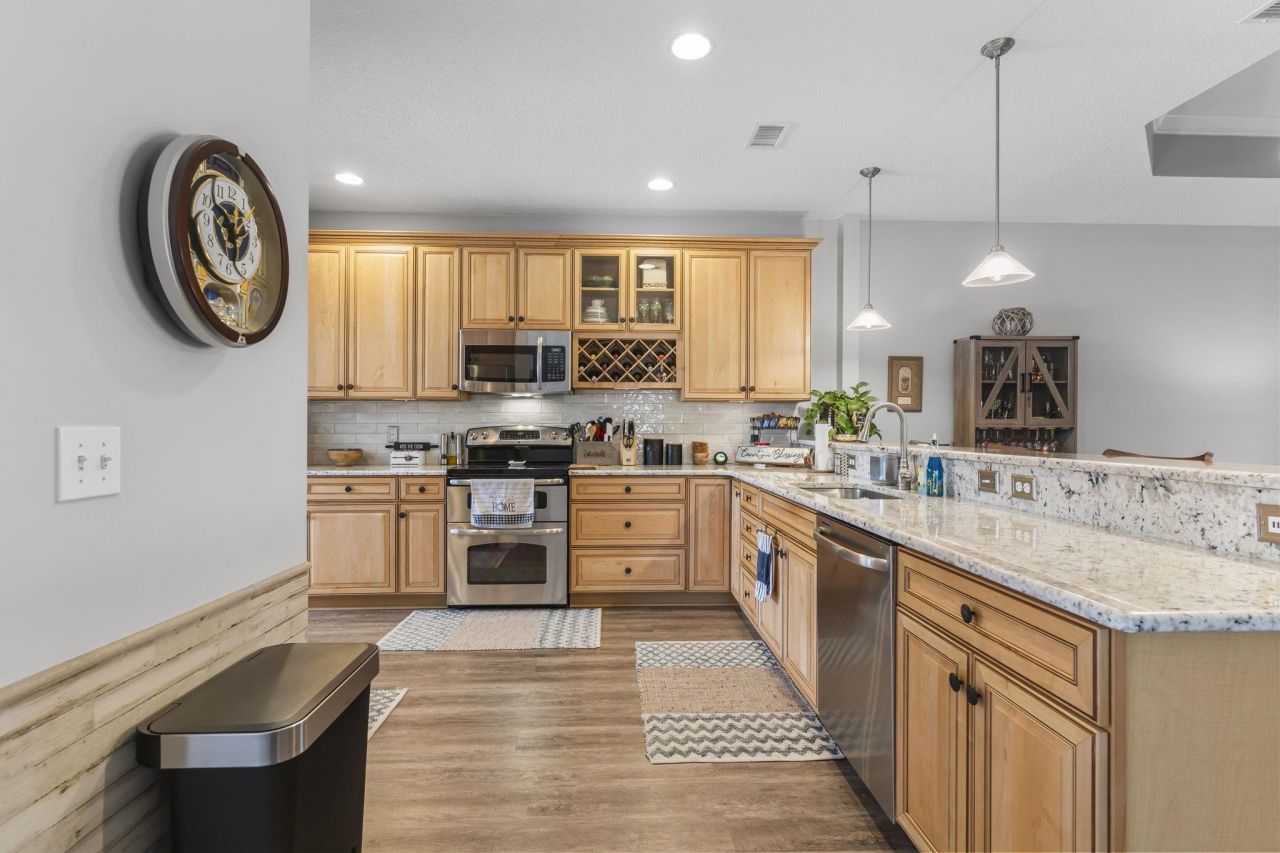 818 Foxtail Dr. Photo 10