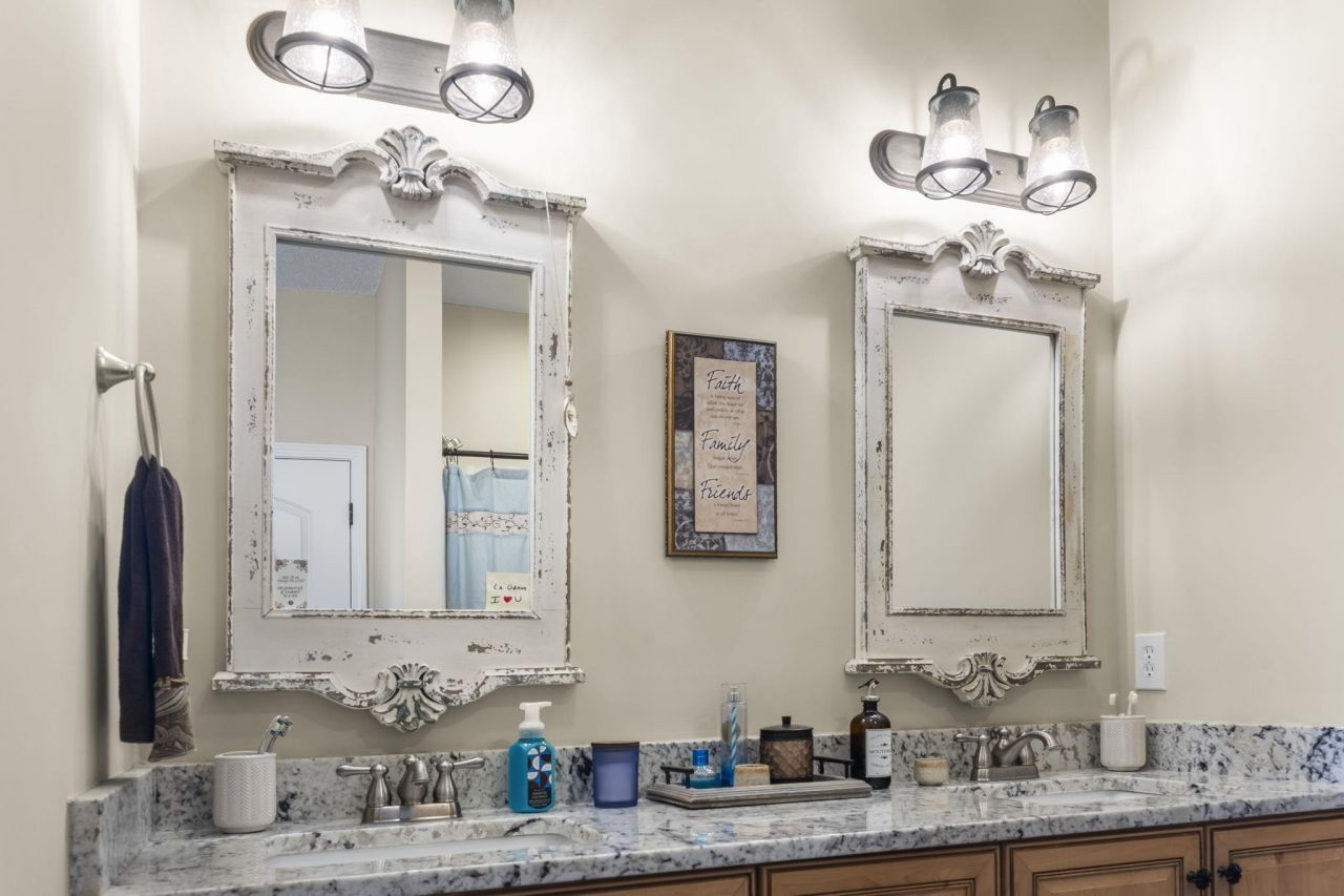 818 Foxtail Dr. Photo 22