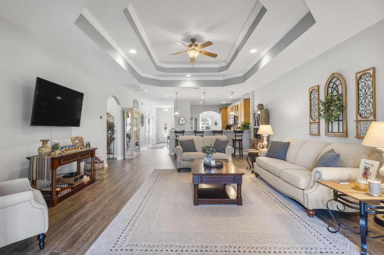 818 Foxtail Dr. Photo 4