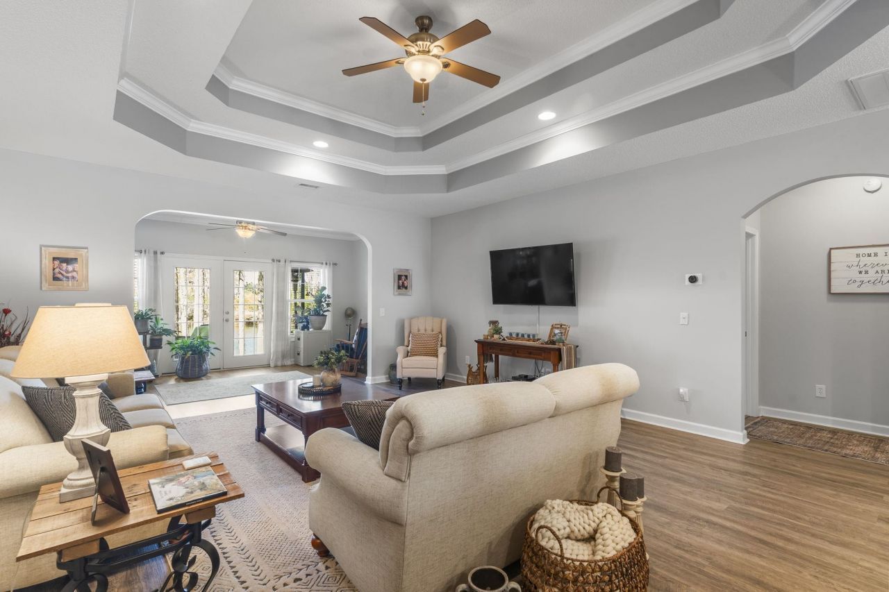 818 Foxtail Dr. Photo 5