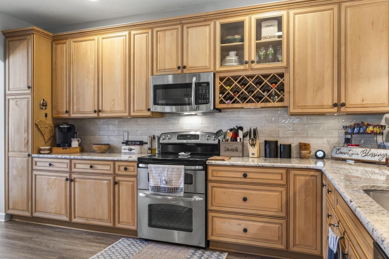 818 Foxtail Dr. Photo 8