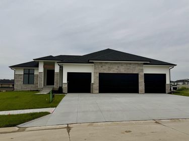 6517 S 214th Street, Elkhorn, NE 68022