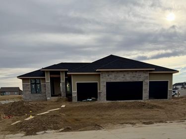 6517 S 214th Street, Elkhorn, NE 68022