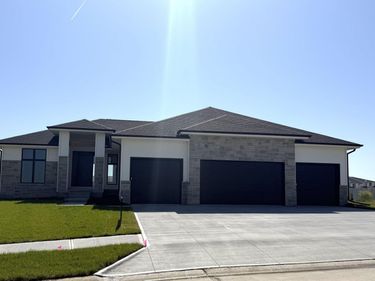 6517 S 214th Street, Elkhorn, NE 68022