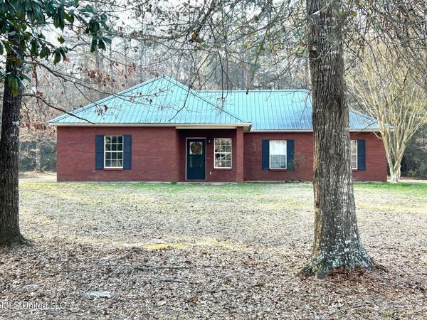1025 Clover Lane, McComb, MS 39648