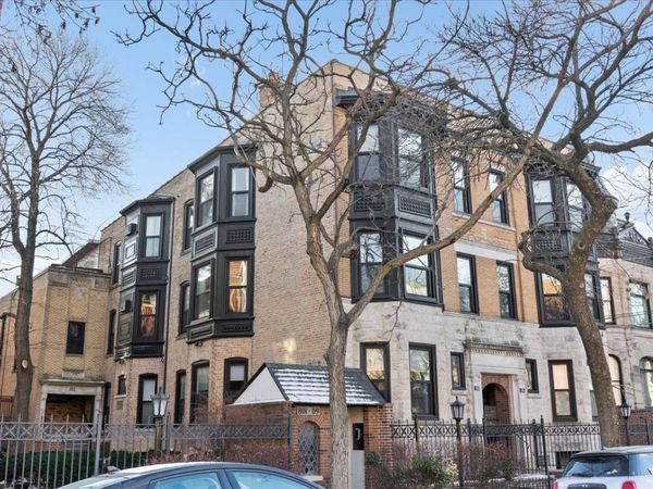 Unit CHW, Chicago, IL 60657