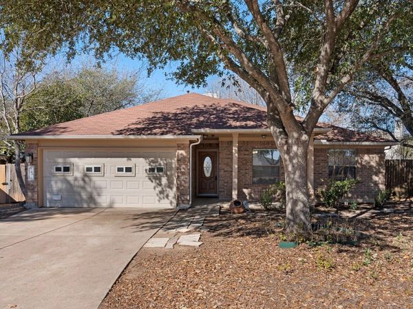 1402 Quicksilver CIR, Round Rock, TX 78665