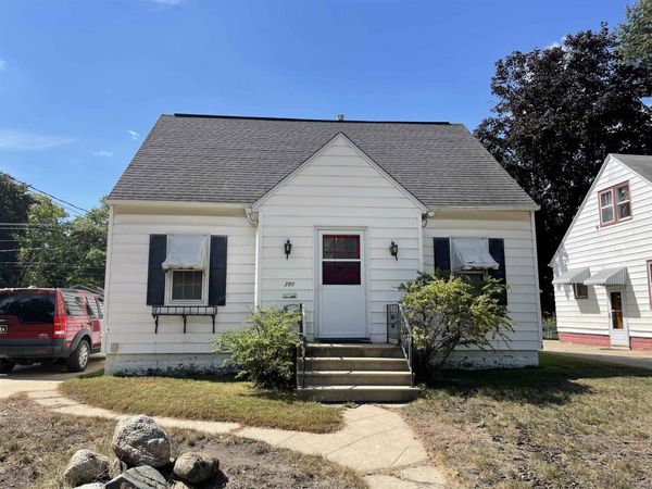 2811 E 4Th St Street, Waterloo, IA 50703