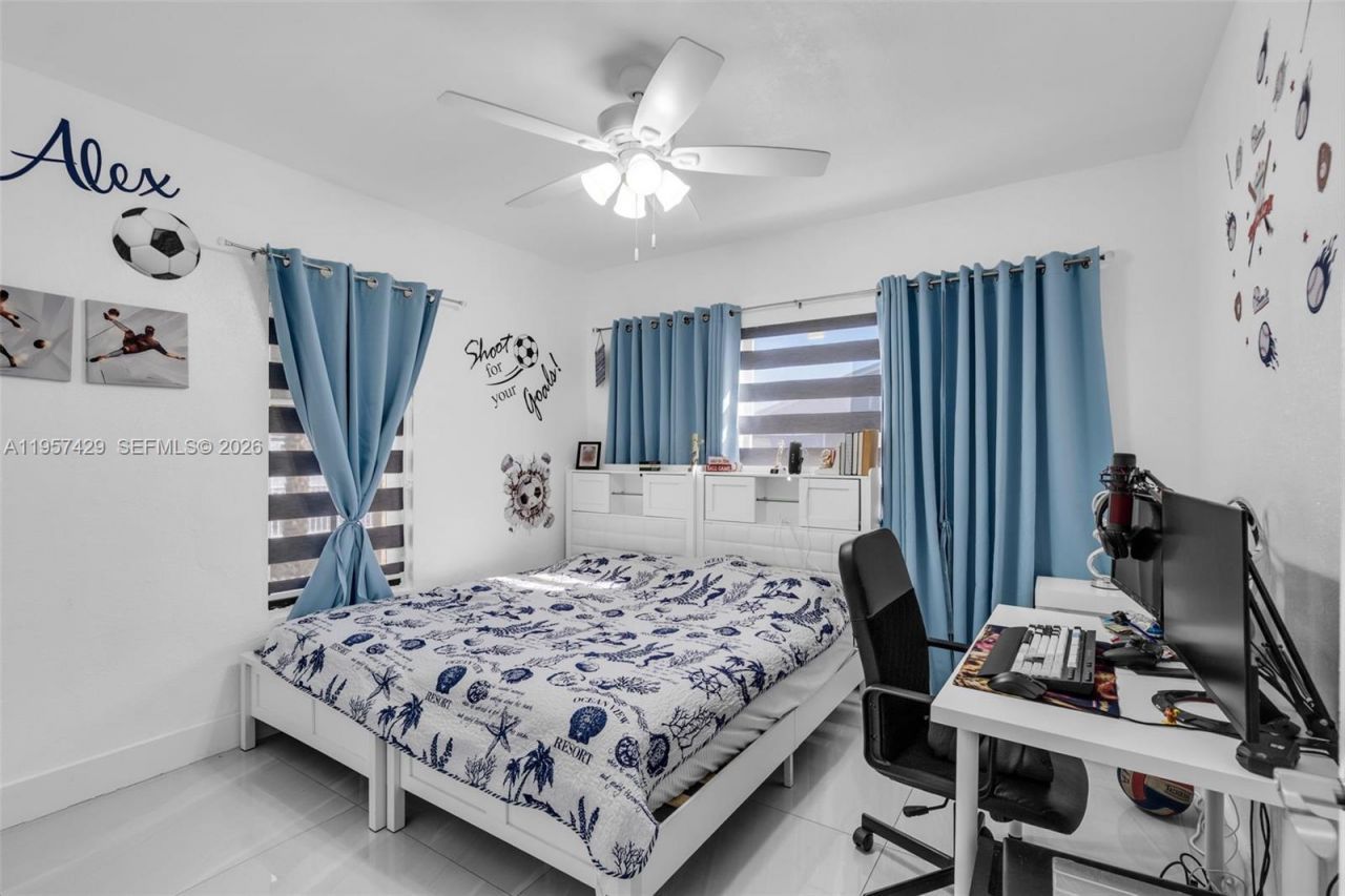 2464 NW 104th St, Miami, FL 33147 Photo