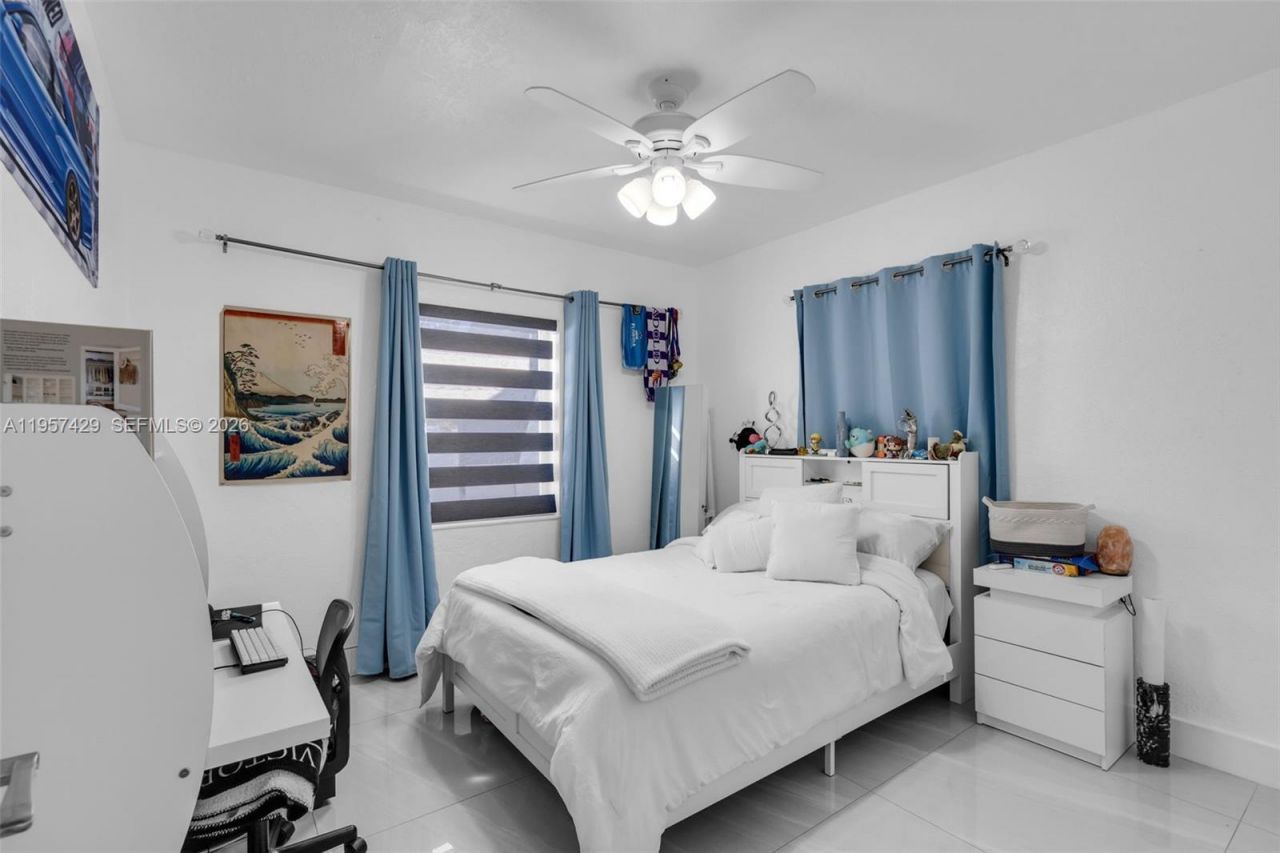 2464 NW 104th St, Miami, FL 33147 Photo