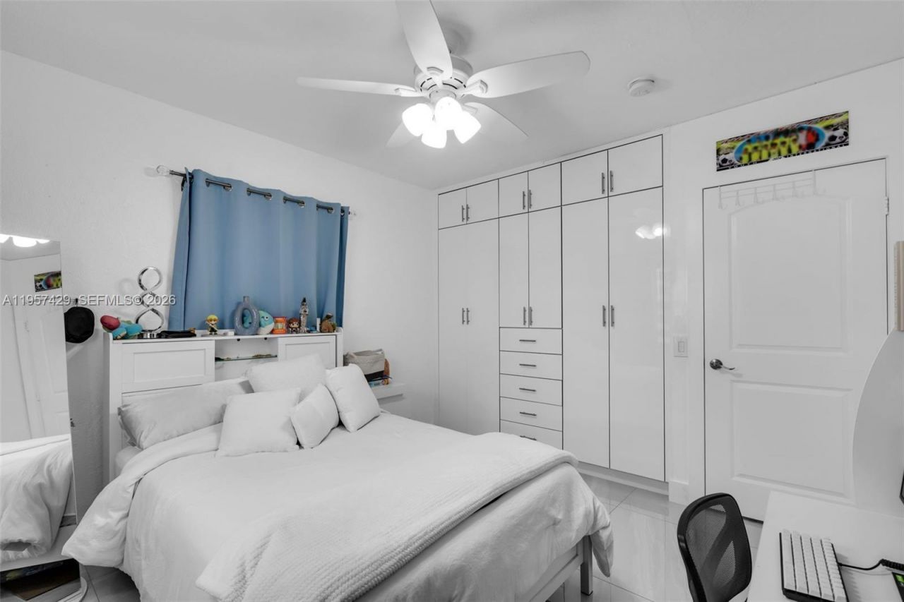 2464 NW 104th St, Miami, FL 33147 Photo