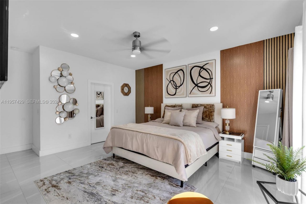 2464 NW 104th St, Miami, FL 33147 Photo