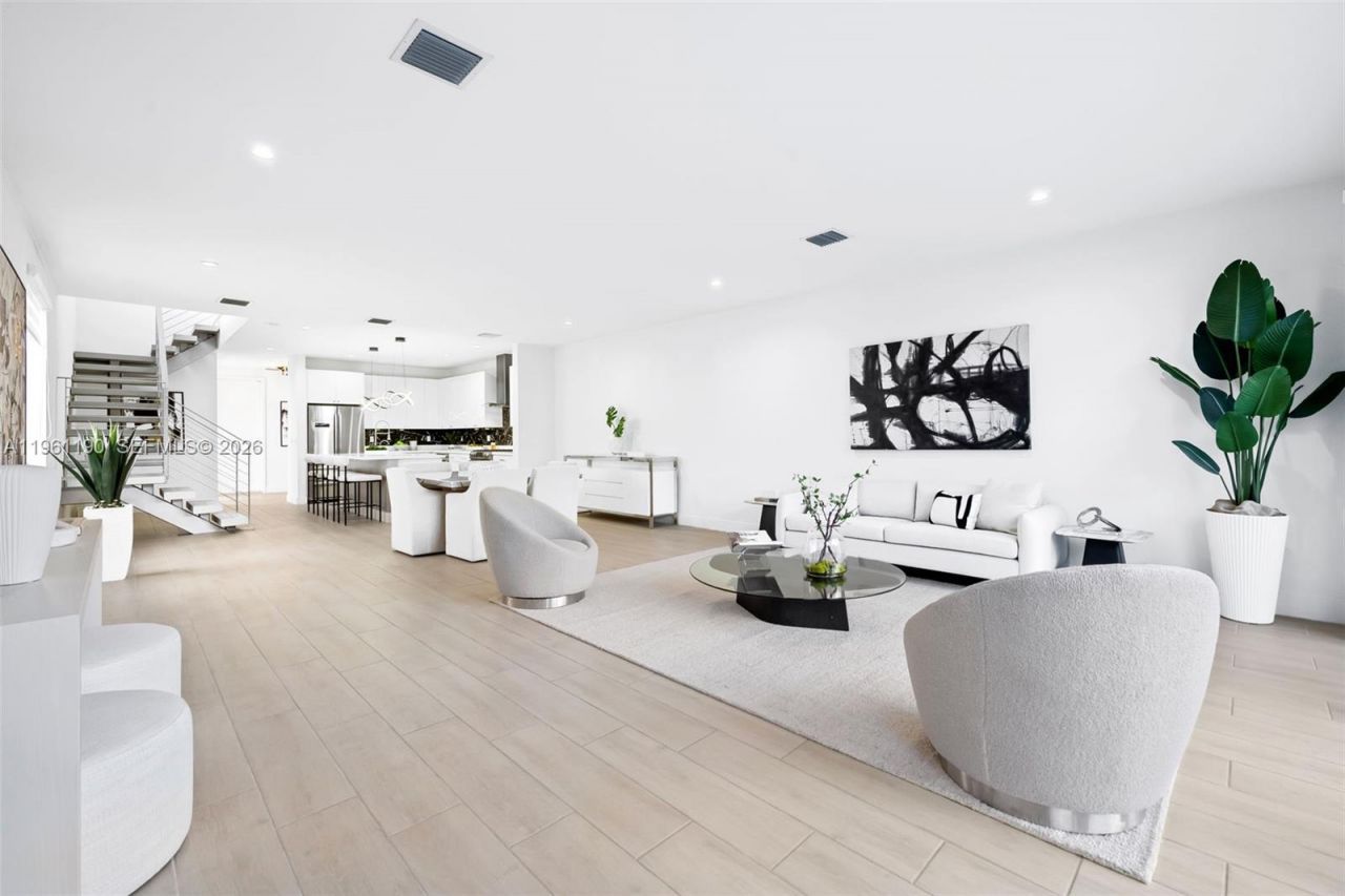 811 NE 17th Way, Fort Lauderdale, FL 33304 Photo