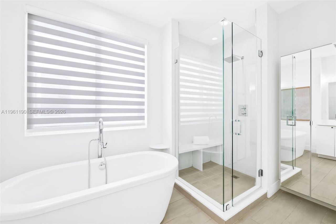 811 NE 17th Way, Fort Lauderdale, FL 33304 Photo