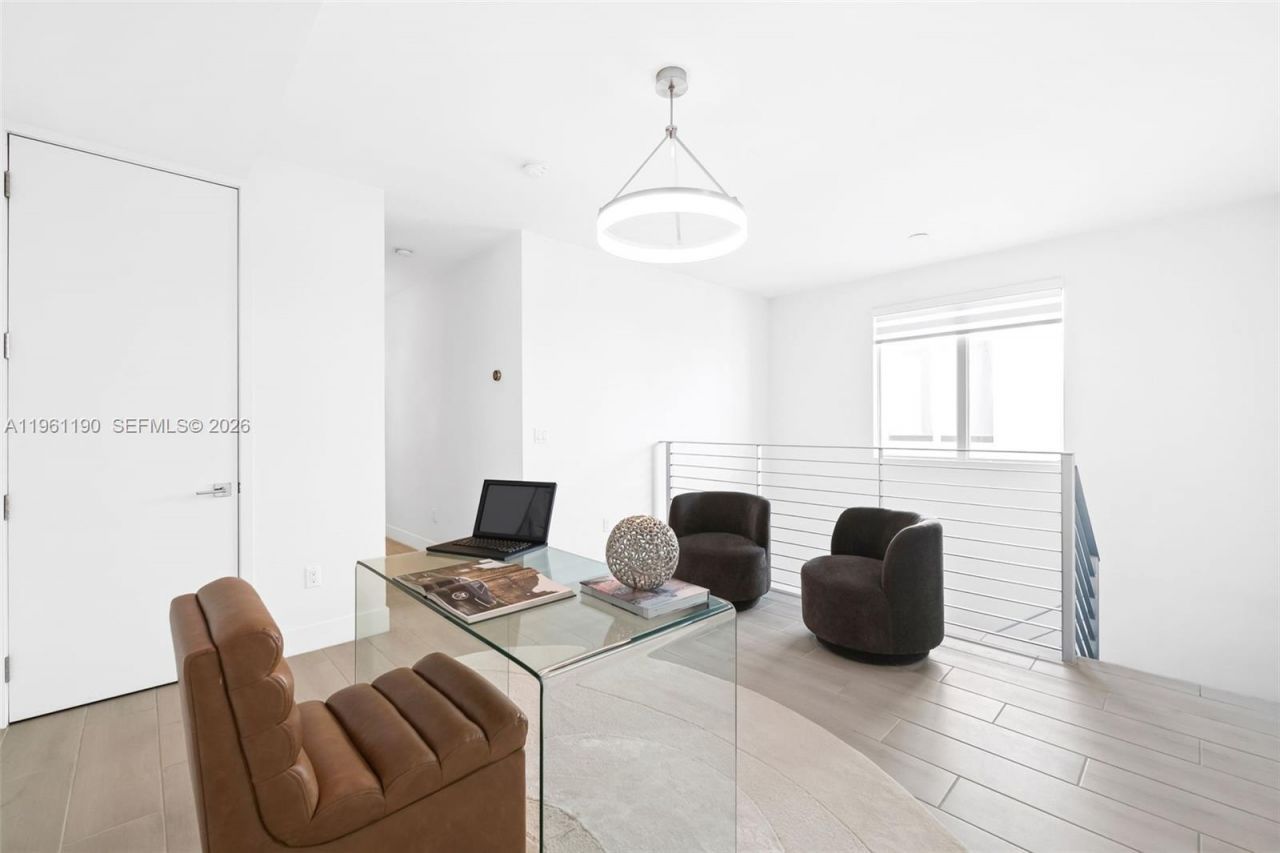 811 NE 17th Way, Fort Lauderdale, FL 33304 Photo