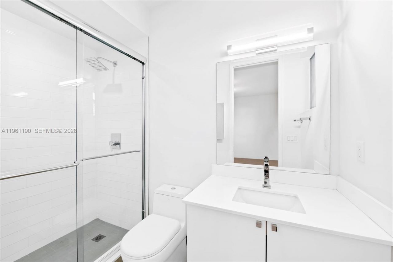 811 NE 17th Way, Fort Lauderdale, FL 33304 Photo