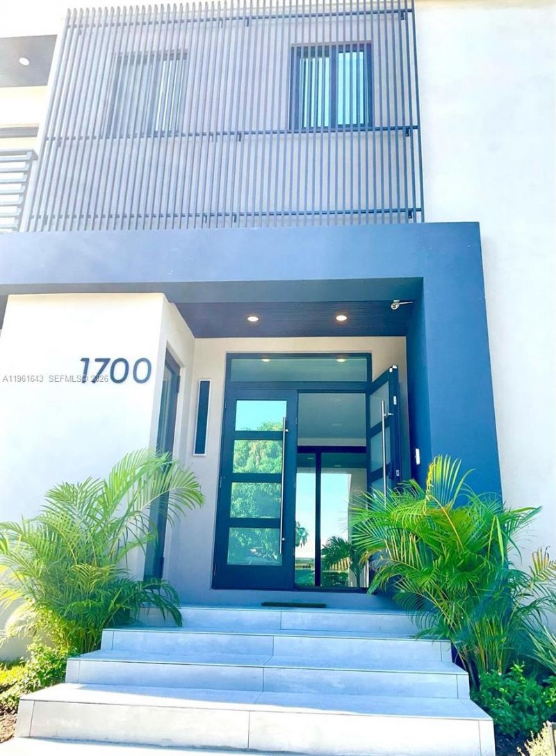 1700 NE 18th St, Fort Lauderdale, FL 33305 Photo