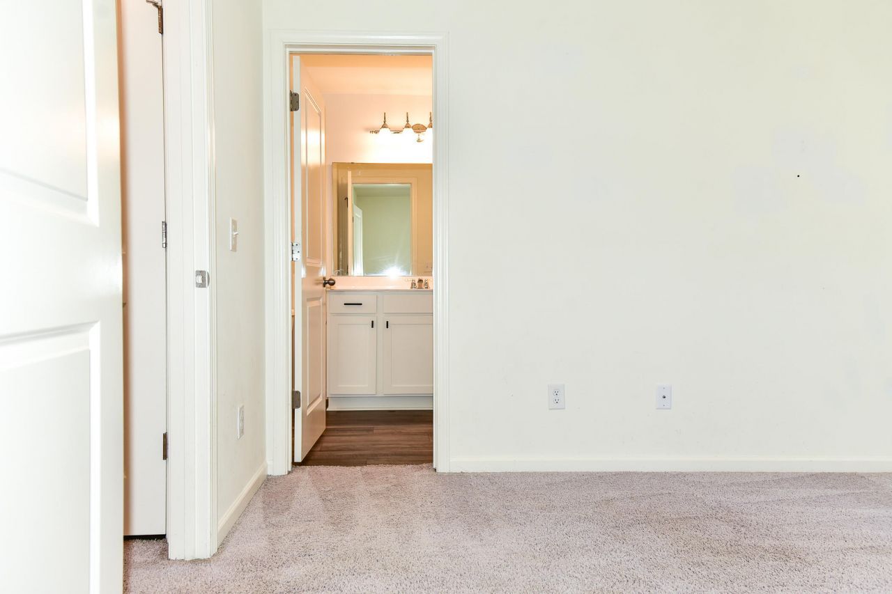 205 Trumpet Vine Drive Photo 12