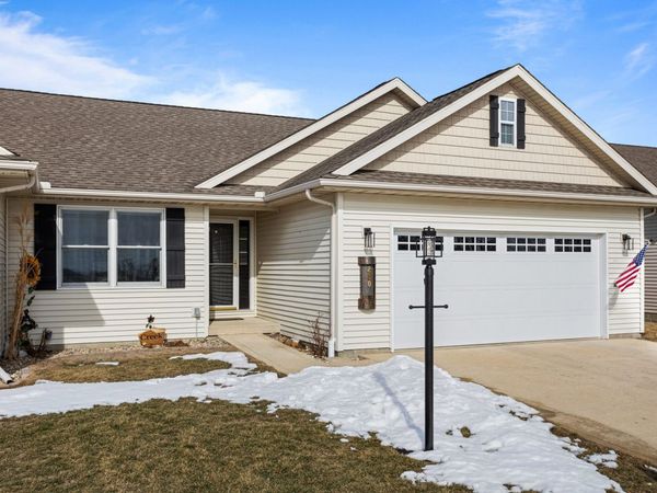 210 W Lincoln Street, Fisher, IL 61843