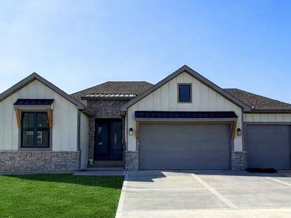 1408 Larkspur Place, Raymore, MO 64083