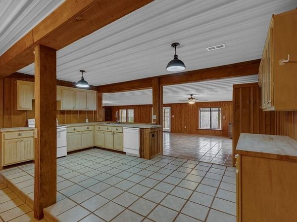 233 MacArthur Ln , Walling, TN 38587