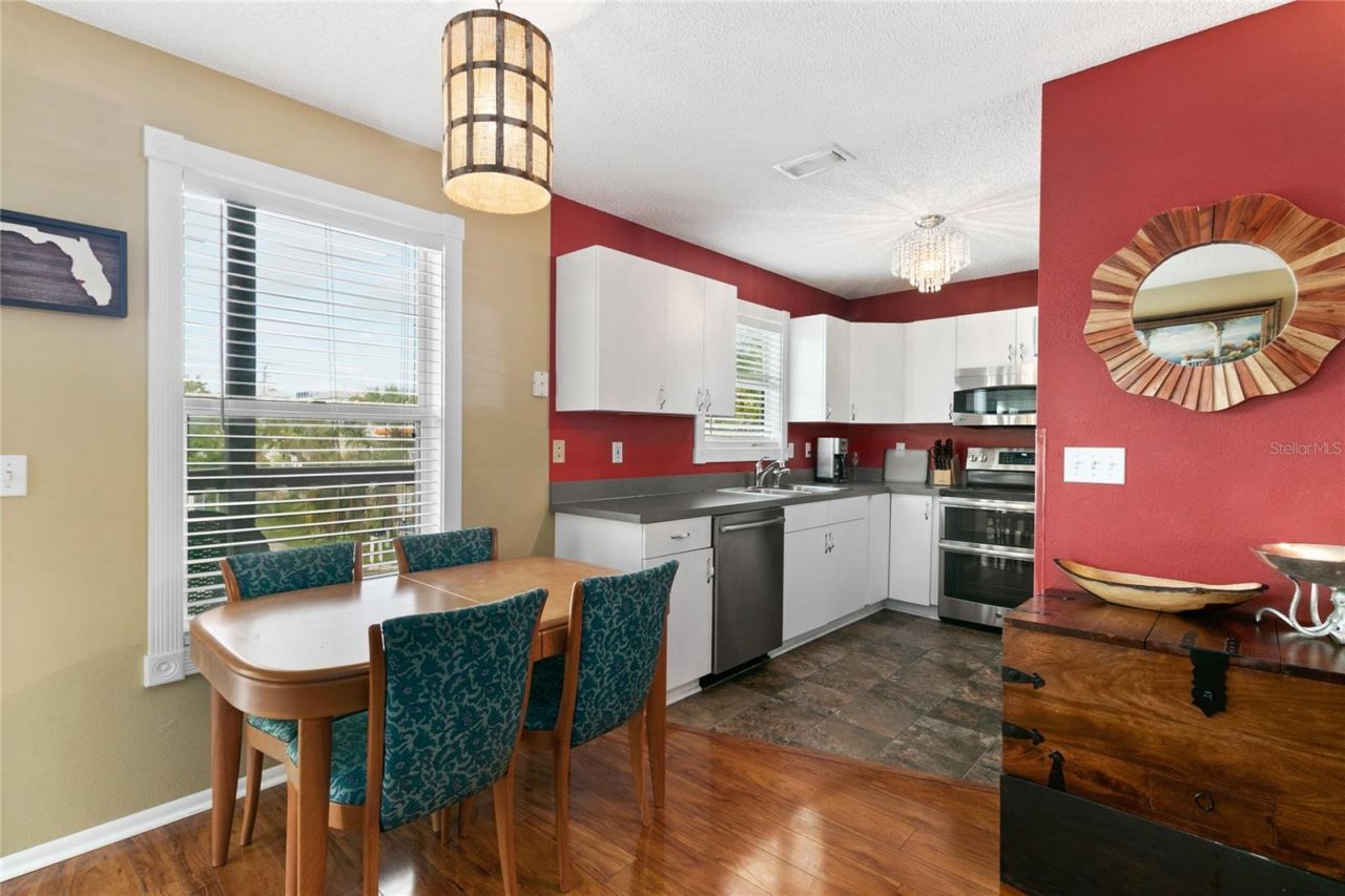 2511 Avenue C, Unit West, Bradenton Beach, FL 34217 Photo