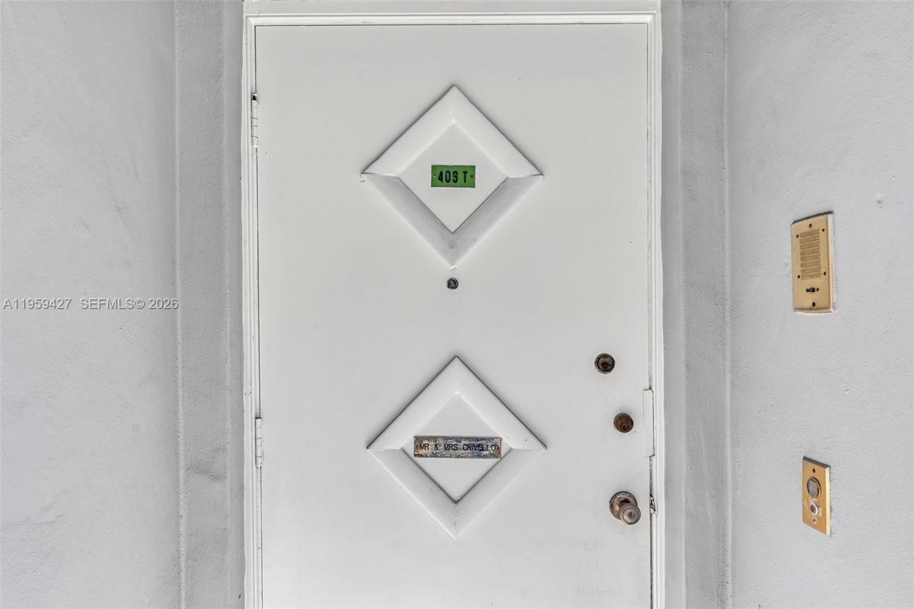 329 SE 3rd St, Unit 403T, Hallandale Beach, FL 33009 Photo