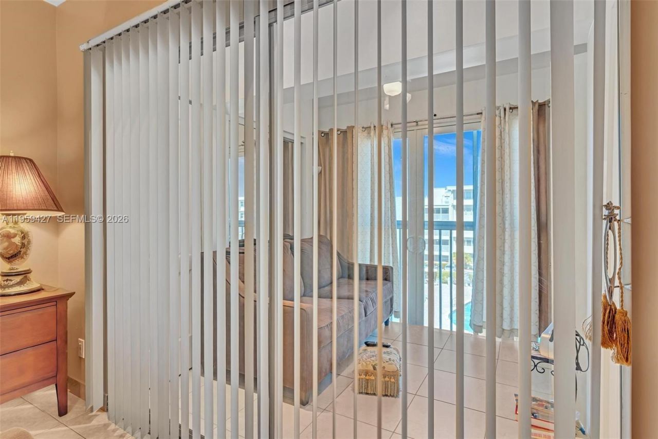 329 SE 3rd St, Unit 403T, Hallandale Beach, FL 33009 Photo