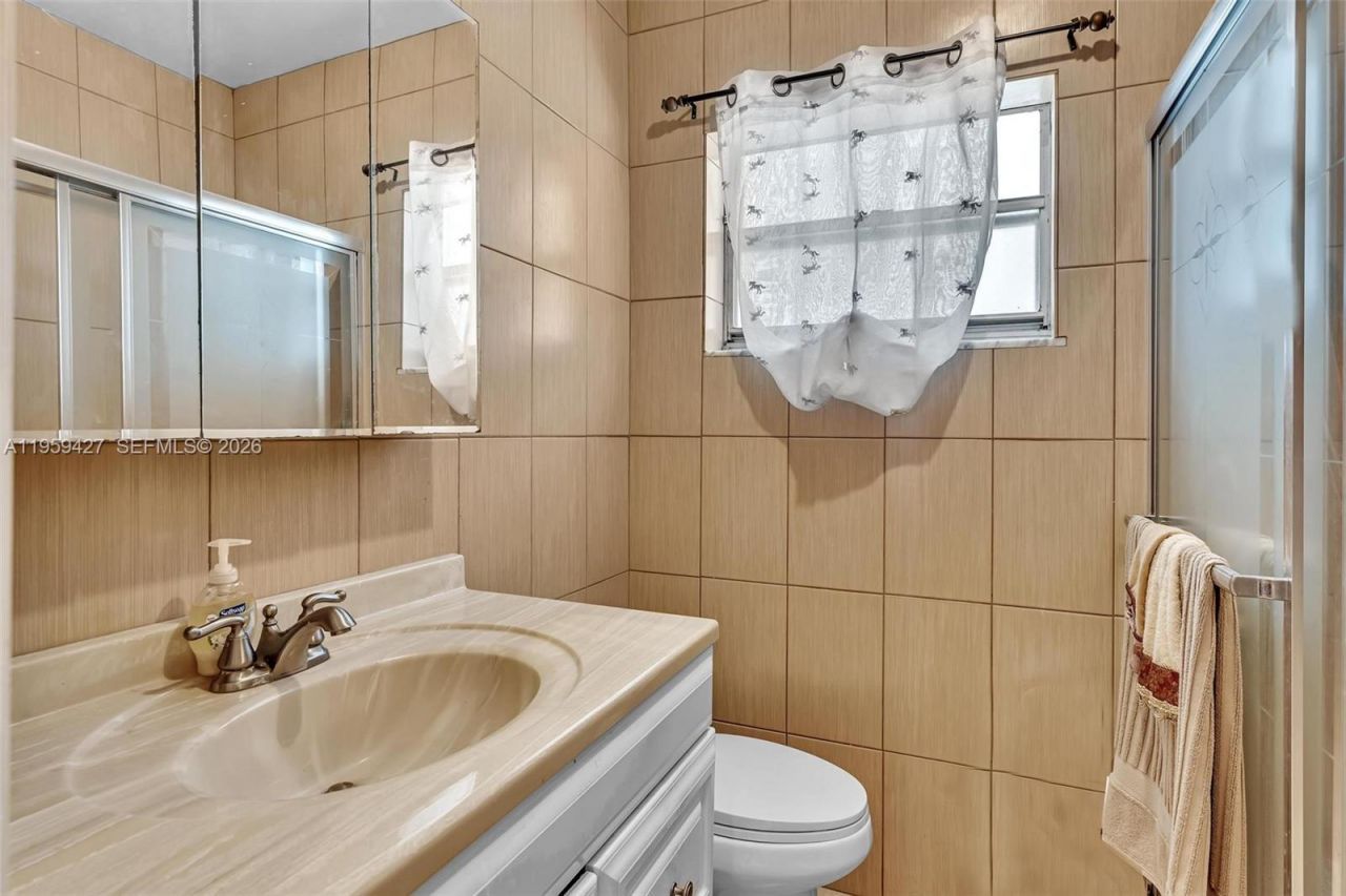 329 SE 3rd St, Unit 403T, Hallandale Beach, FL 33009 Photo