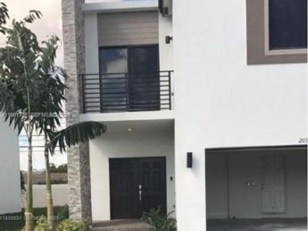 388 NE 208th Ter , Miami, FL 33179