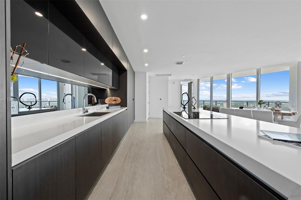 851 NE 1st Ave , Unit PH5212, Miami, FL 33132 Photo