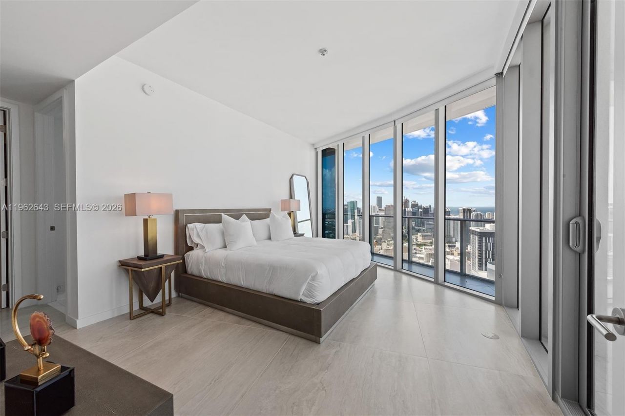 851 NE 1st Ave , Unit PH5212, Miami, FL 33132 Photo