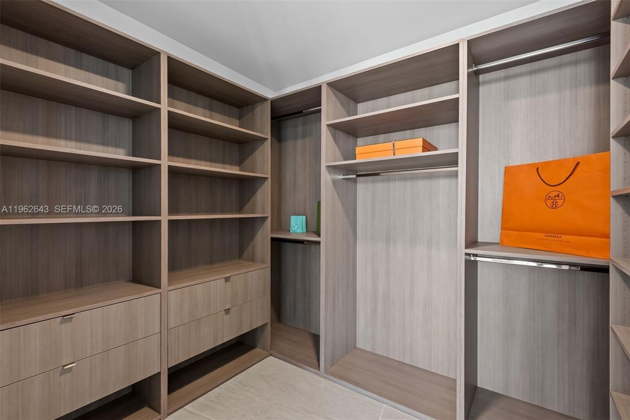 851 NE 1st Ave , Unit PH5212, Miami, FL 33132 Photo