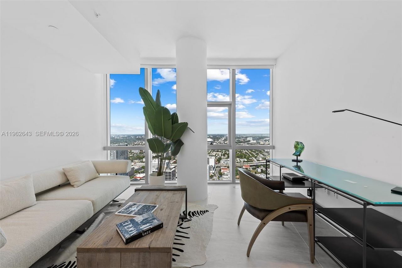 851 NE 1st Ave , Unit PH5212, Miami, FL 33132 Photo