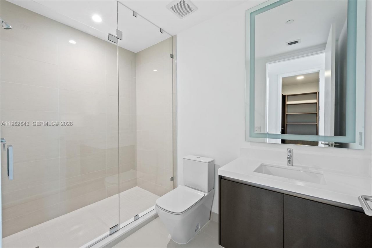 851 NE 1st Ave , Unit PH5212, Miami, FL 33132 Photo