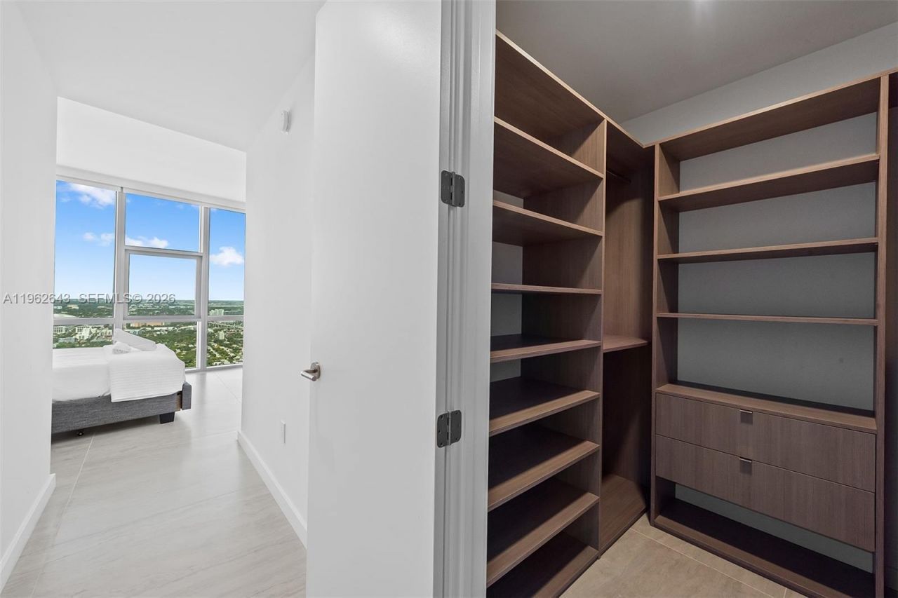 851 NE 1st Ave , Unit PH5212, Miami, FL 33132 Photo